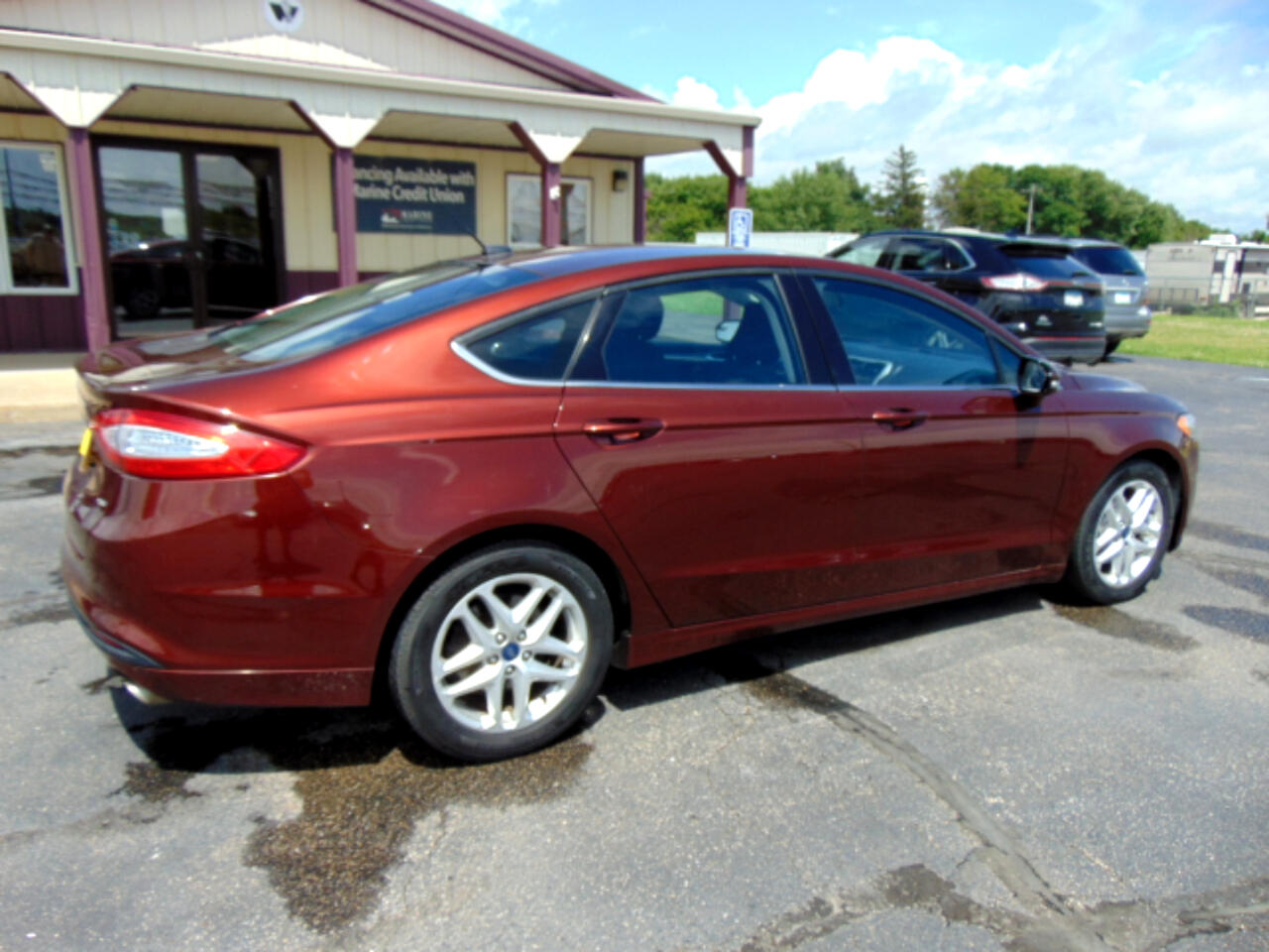 2016 Ford Fusion SE photo 2