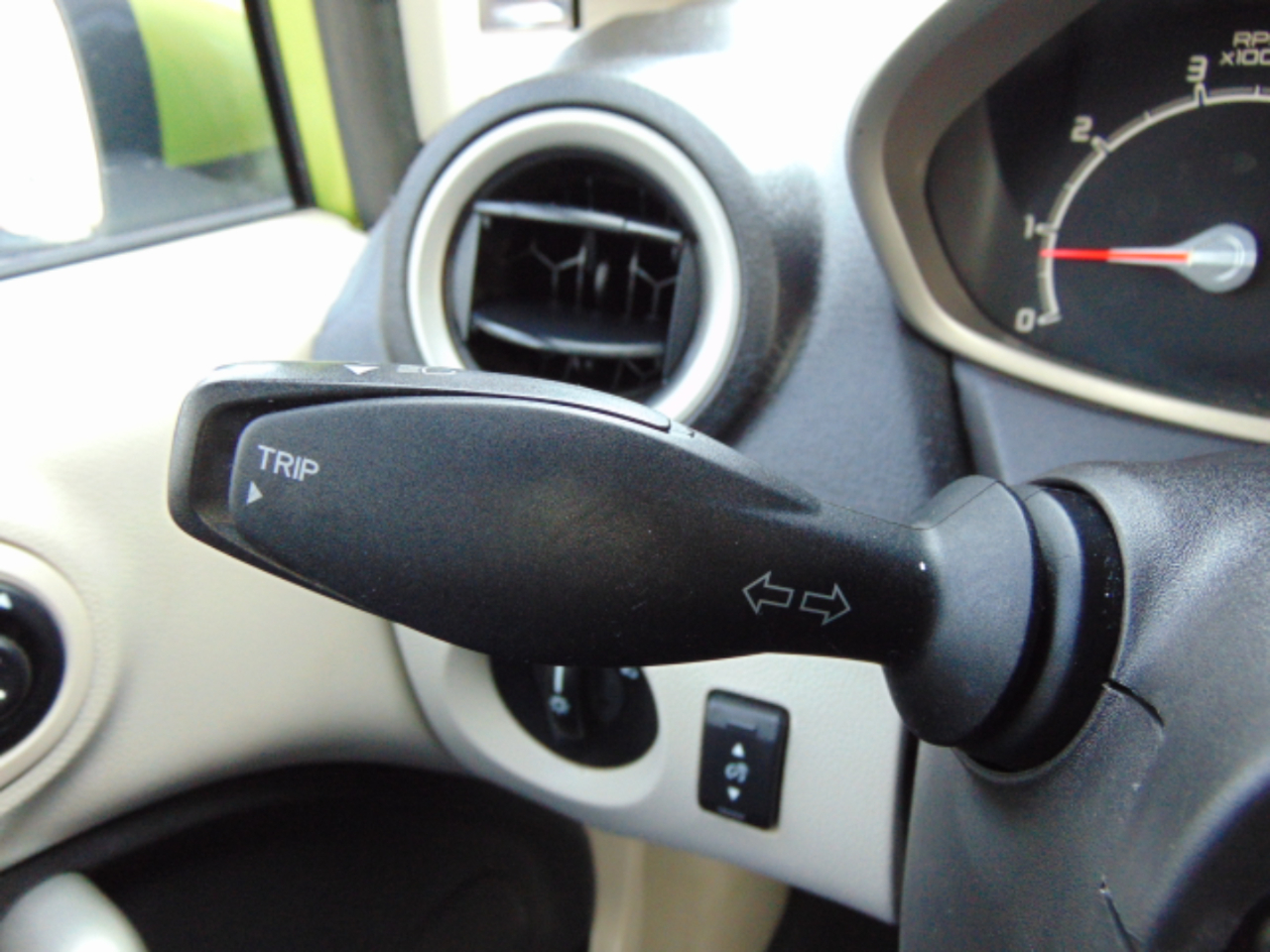 Ford Fiesta SE Hatchback 2012