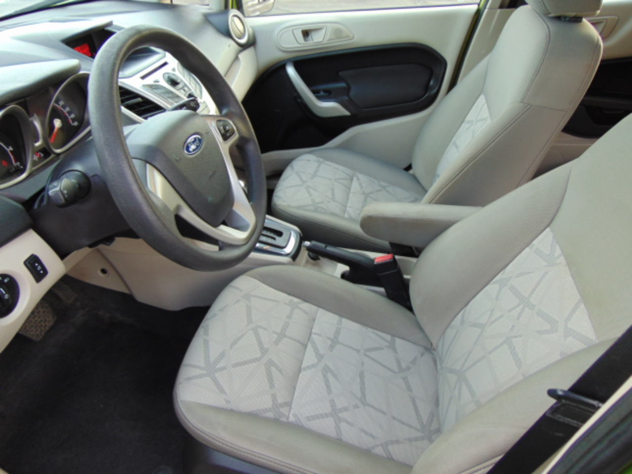 Ford Fiesta SE Hatchback 2012