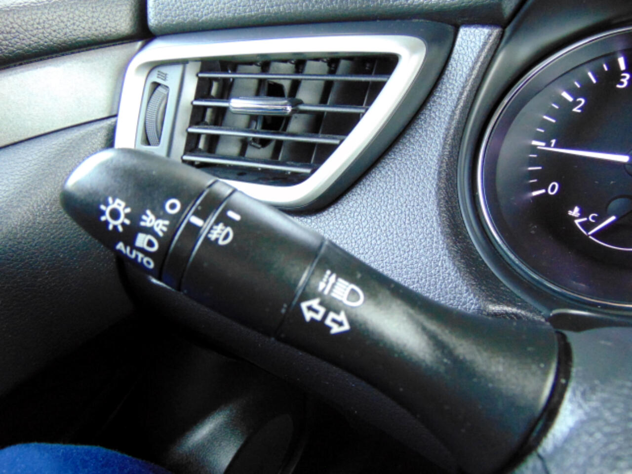 Nissan Rogue SV 2WD 2015