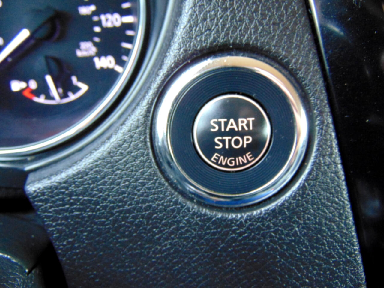 Nissan Rogue SV 2WD 2015