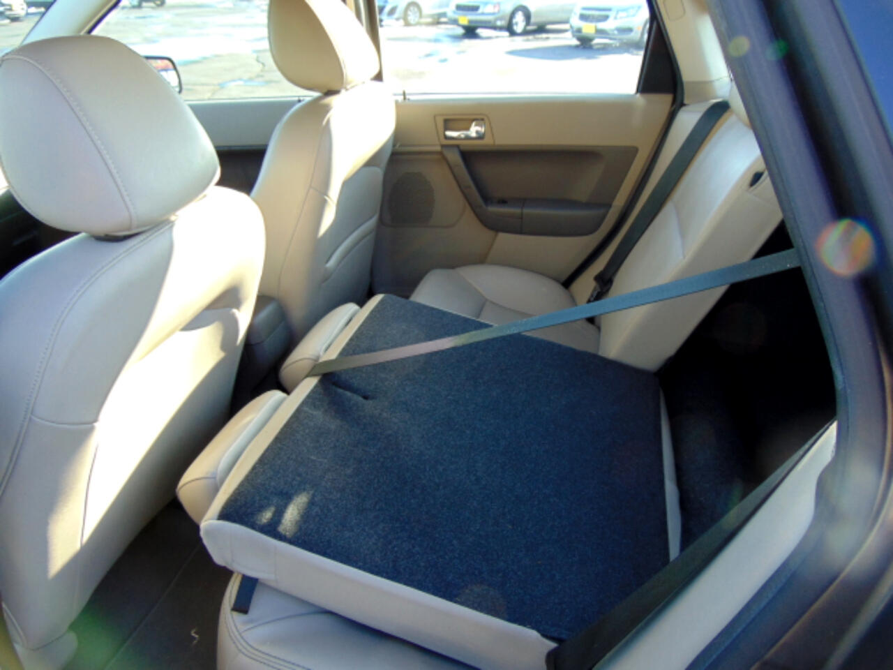 Ford Focus SEL Sedan 2010