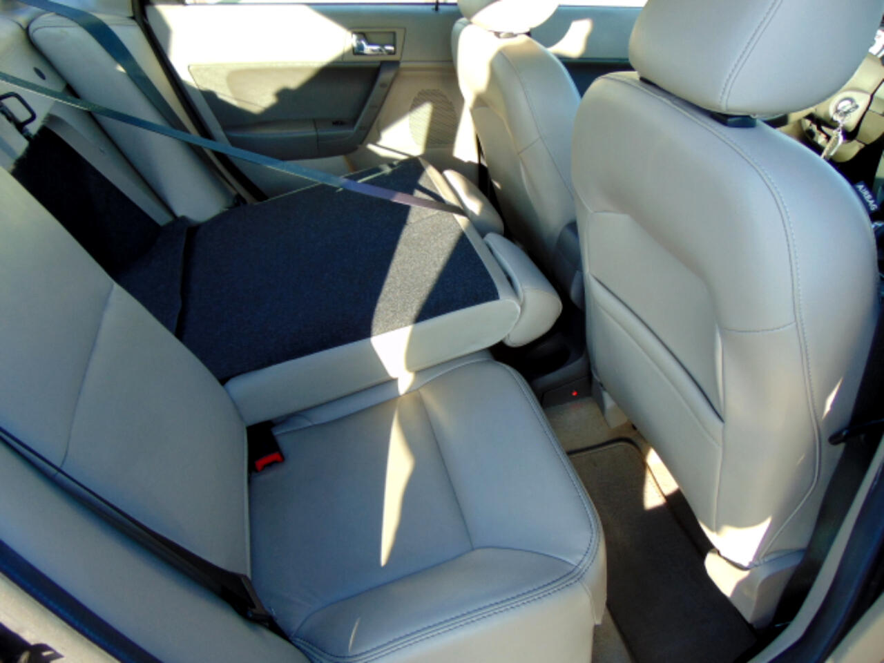 Ford Focus SEL Sedan 2010