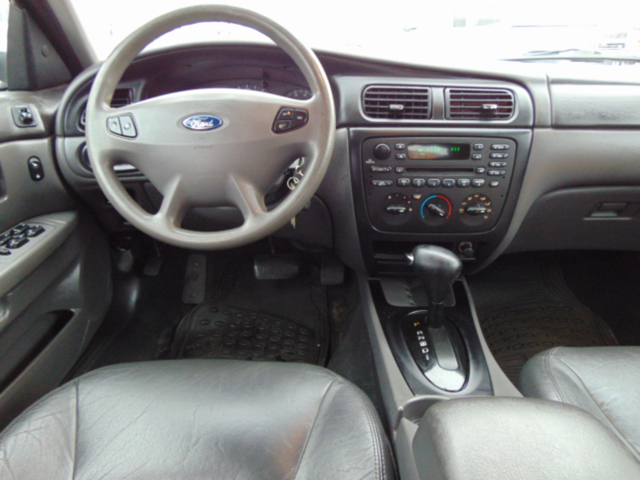 Ford Taurus SE 2002