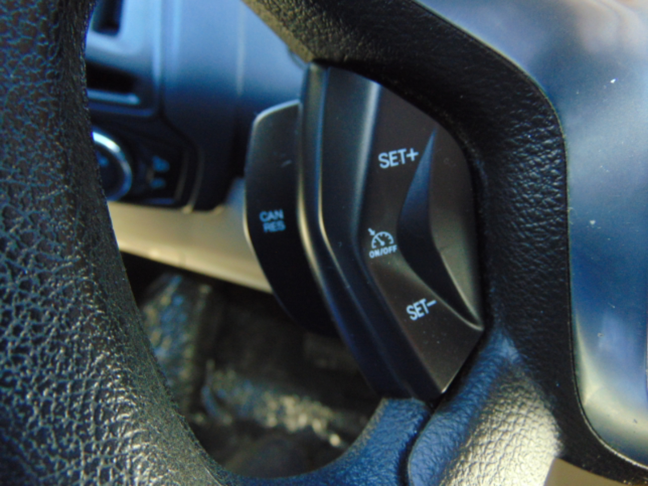 Ford Focus SE Sedan 2012