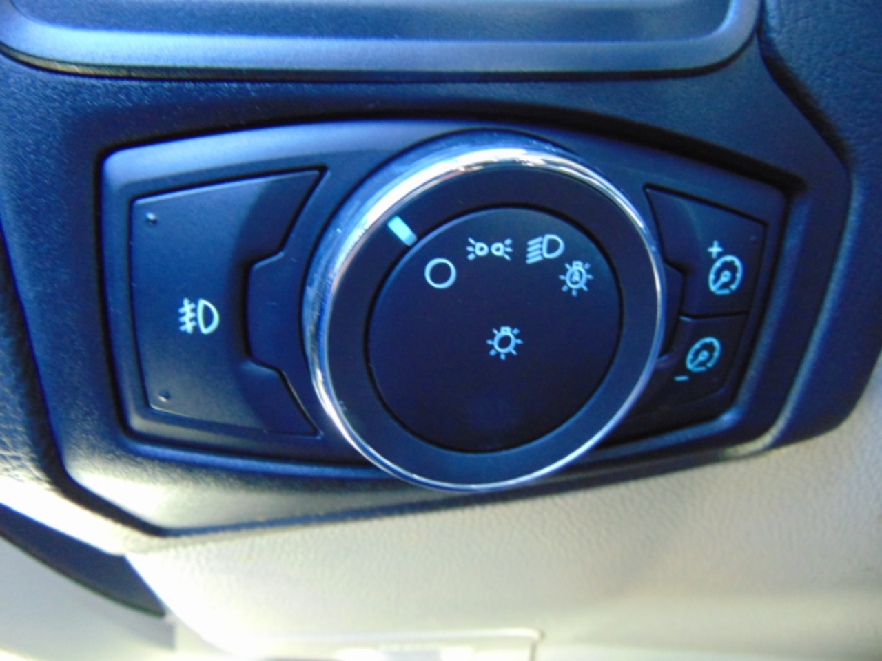 Ford Focus SE Sedan 2012