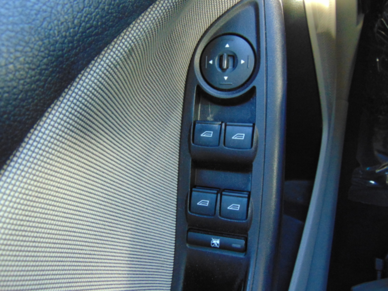 Ford Focus SE Sedan 2012