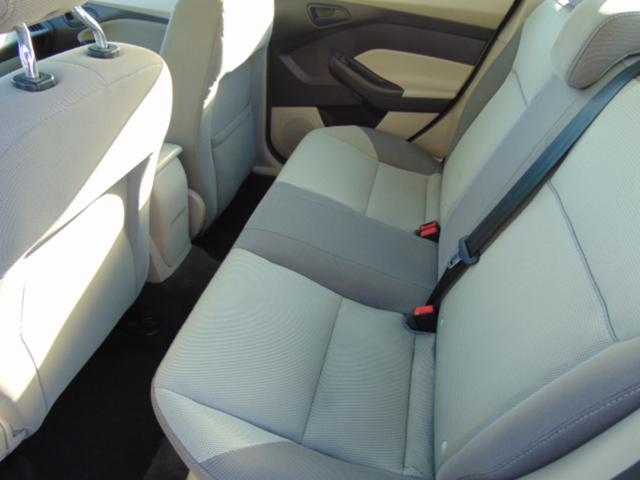 Ford Focus SE Sedan 2012