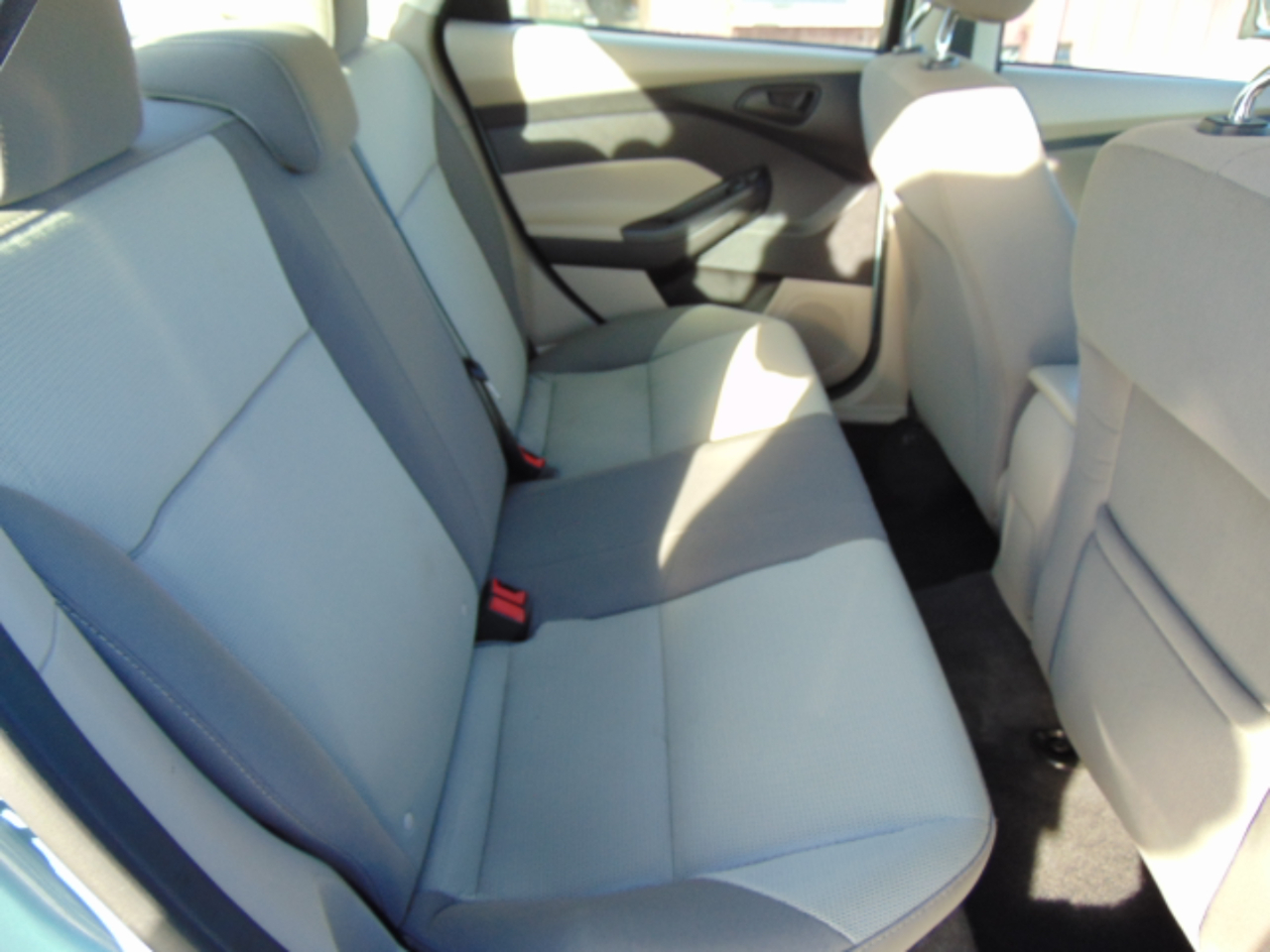 Ford Focus SE Sedan 2012
