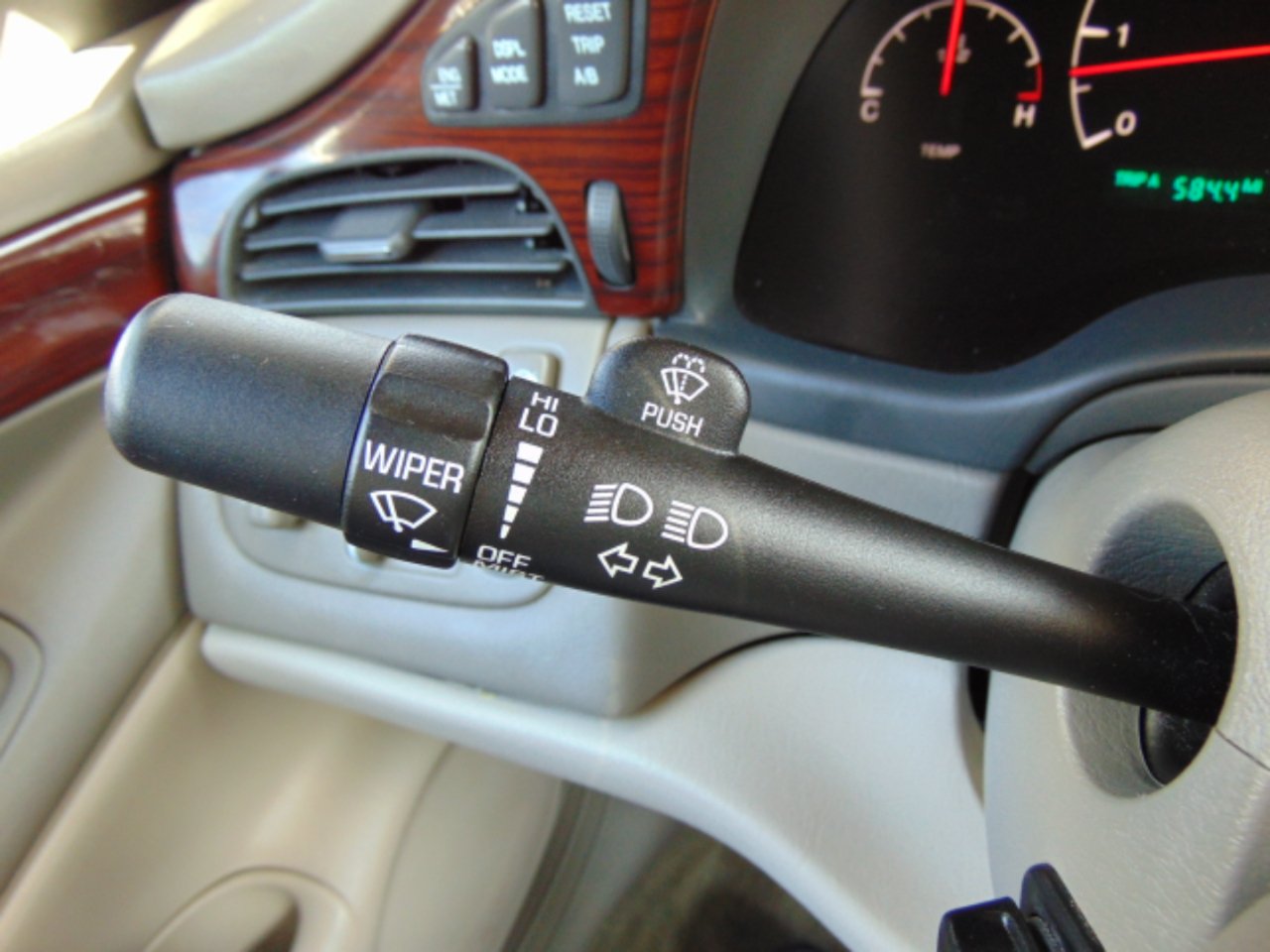 Cadillac DeVille DHS 2004