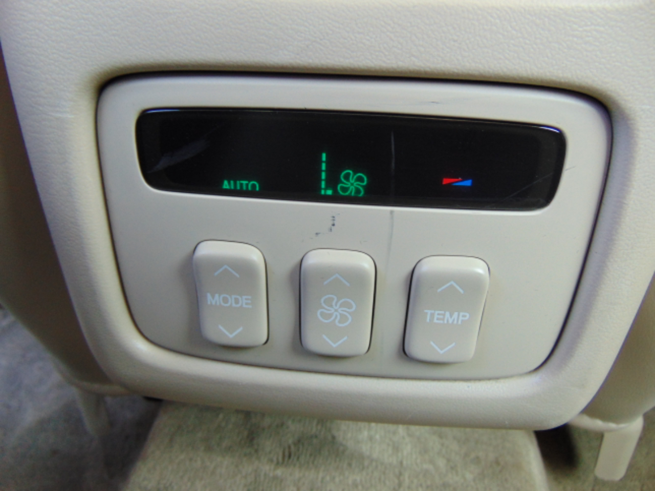 Cadillac DeVille DHS 2004