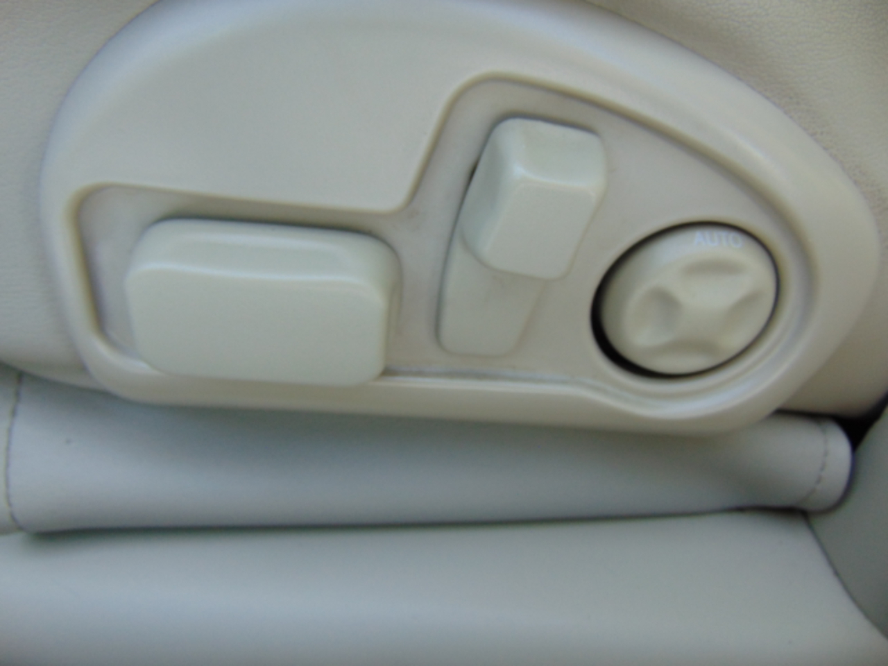 Cadillac DeVille DHS 2004