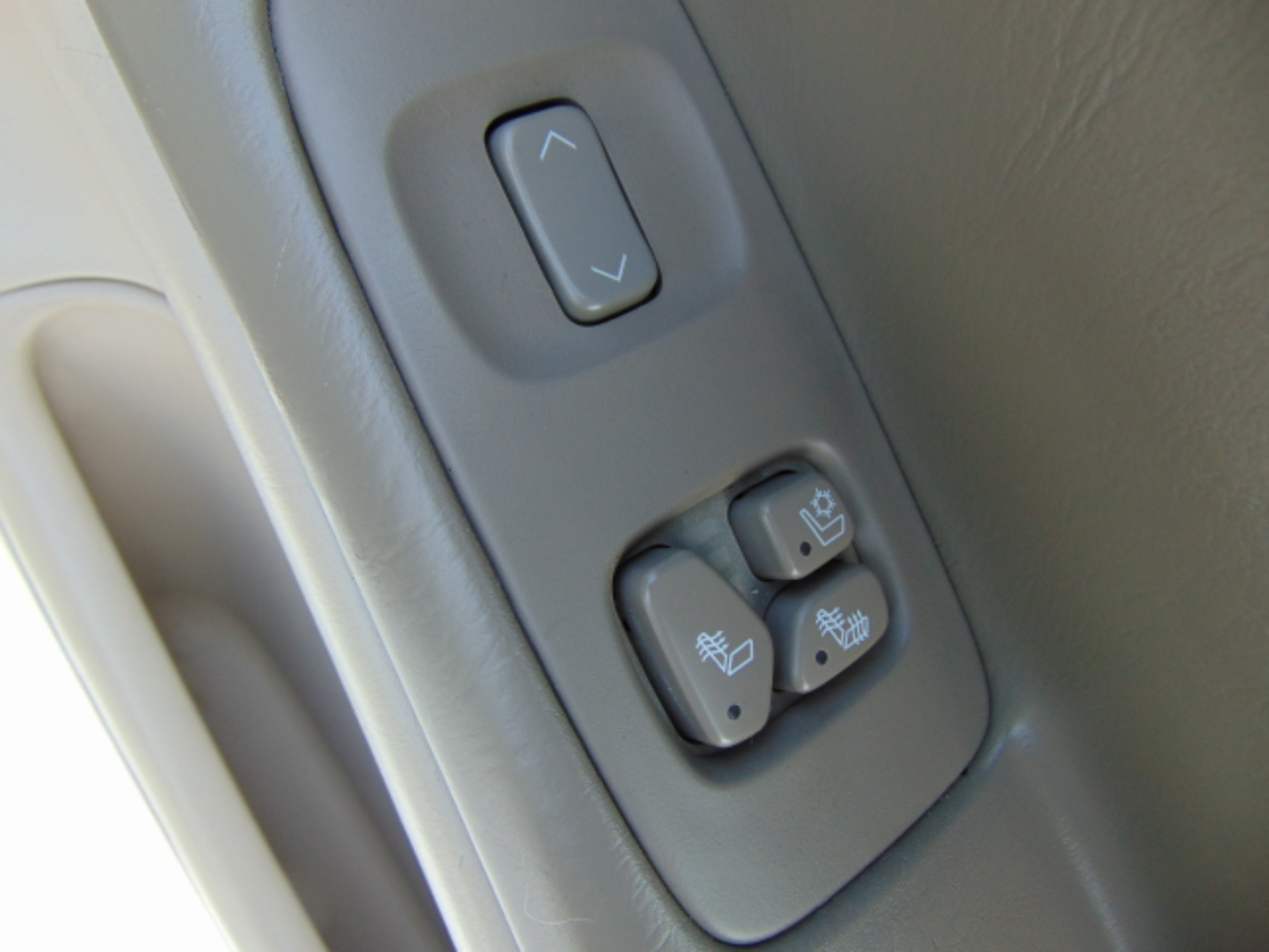 Cadillac DeVille DHS 2004