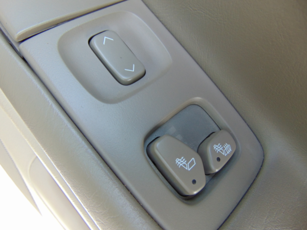 Cadillac DeVille DHS 2004