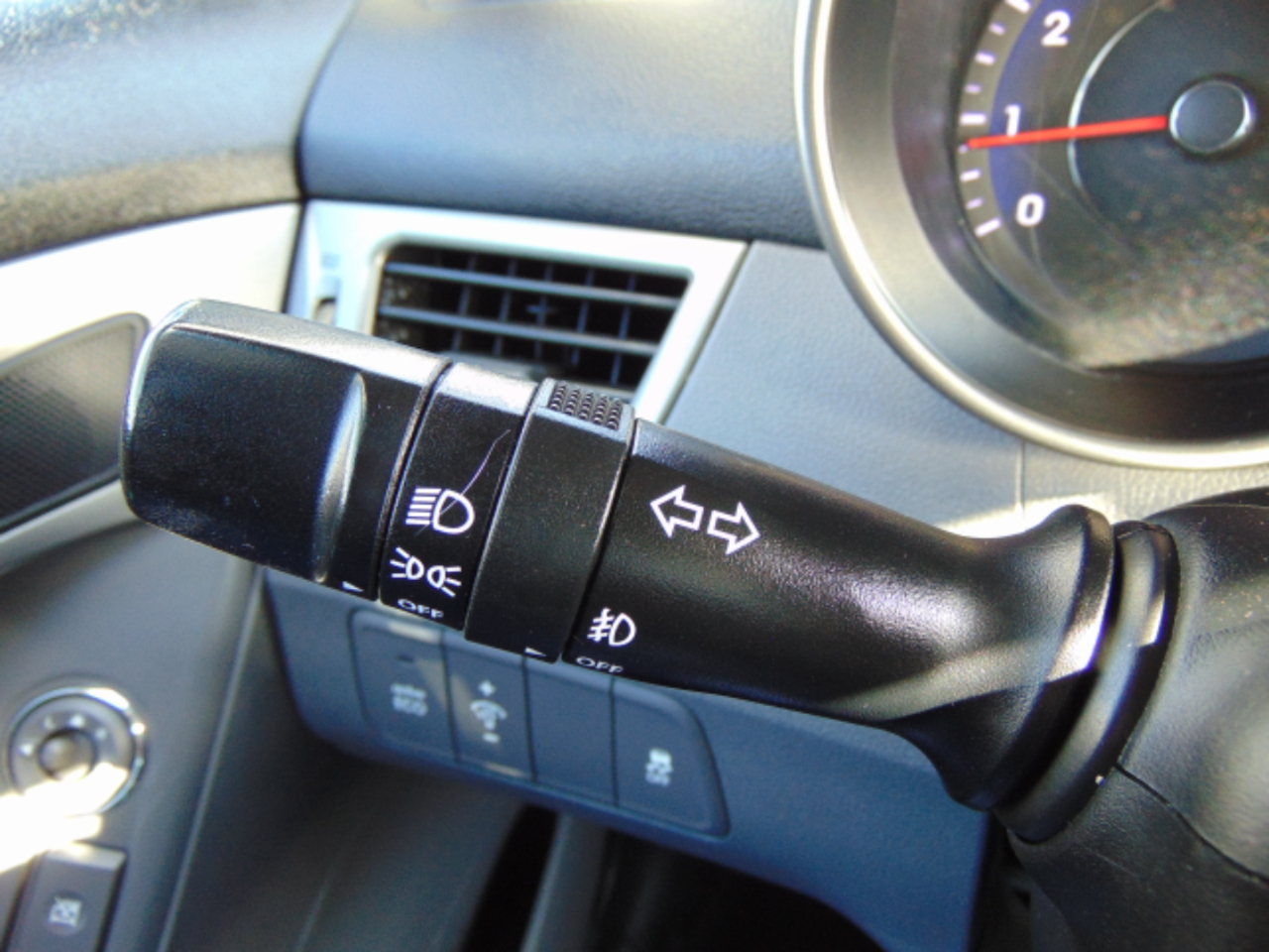 Hyundai Elantra Limited 2012