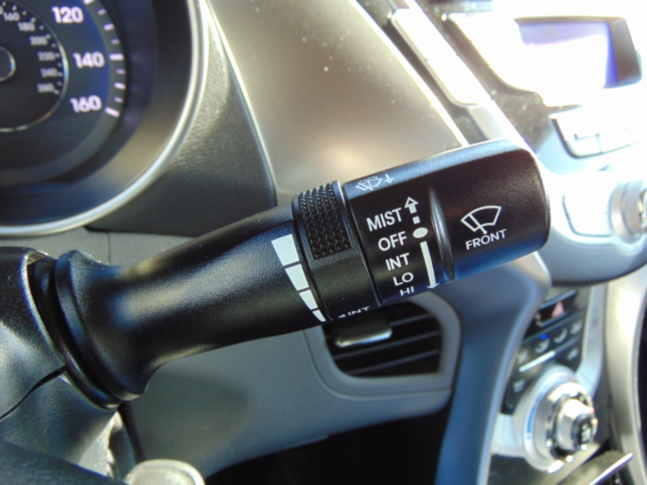 Hyundai Elantra Limited 2012