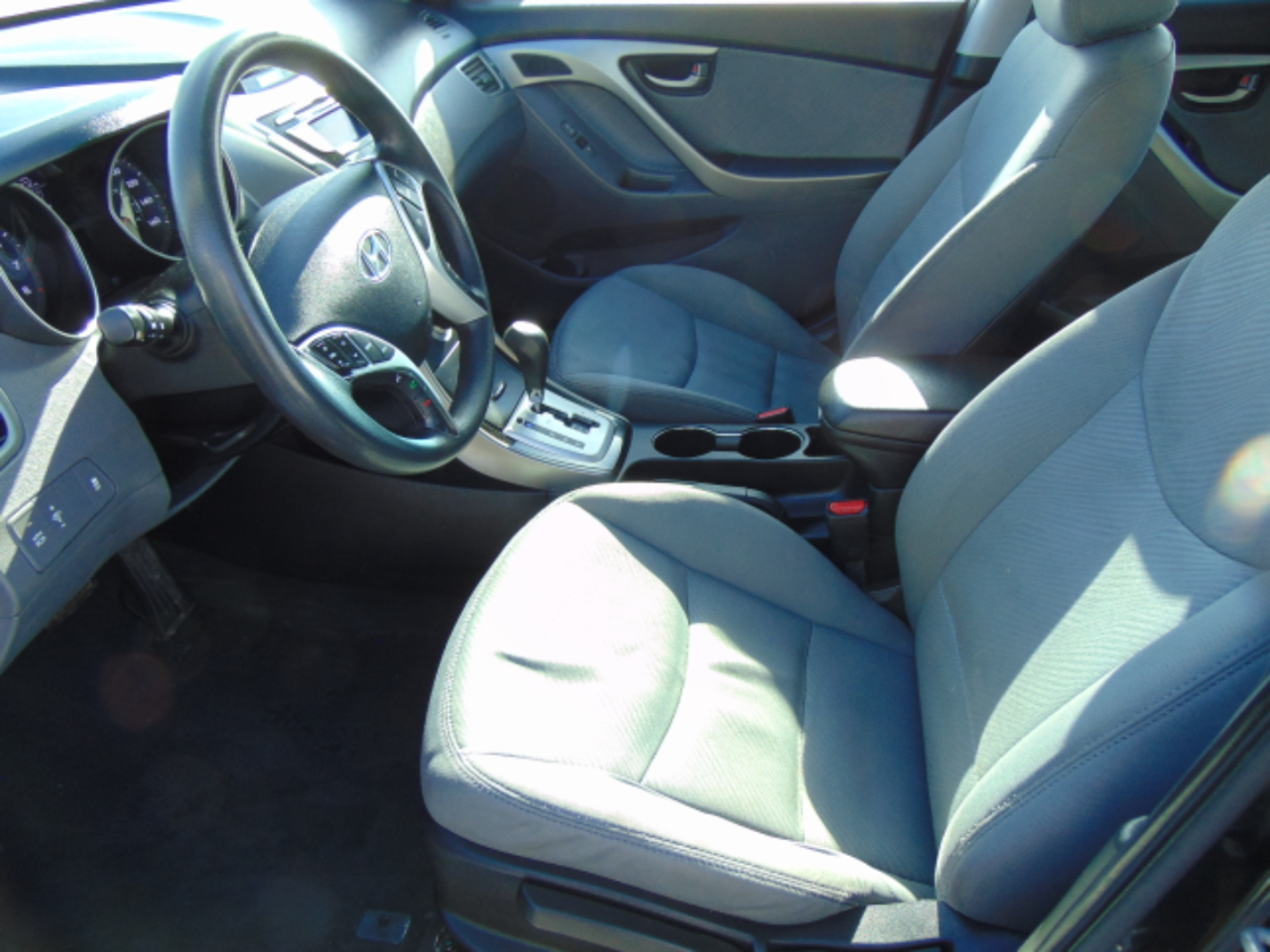 Hyundai Elantra Limited 2012