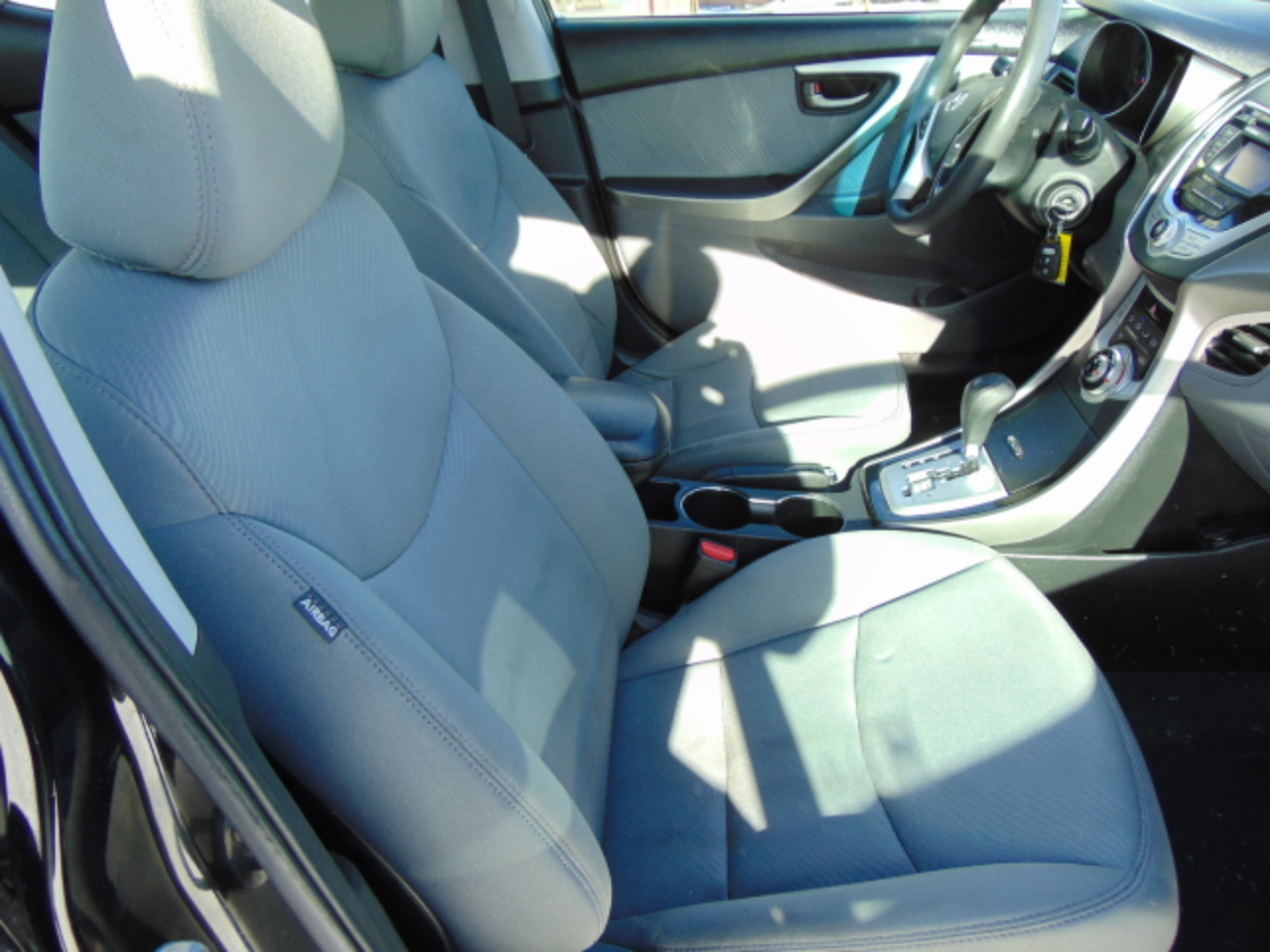 Hyundai Elantra Limited 2012