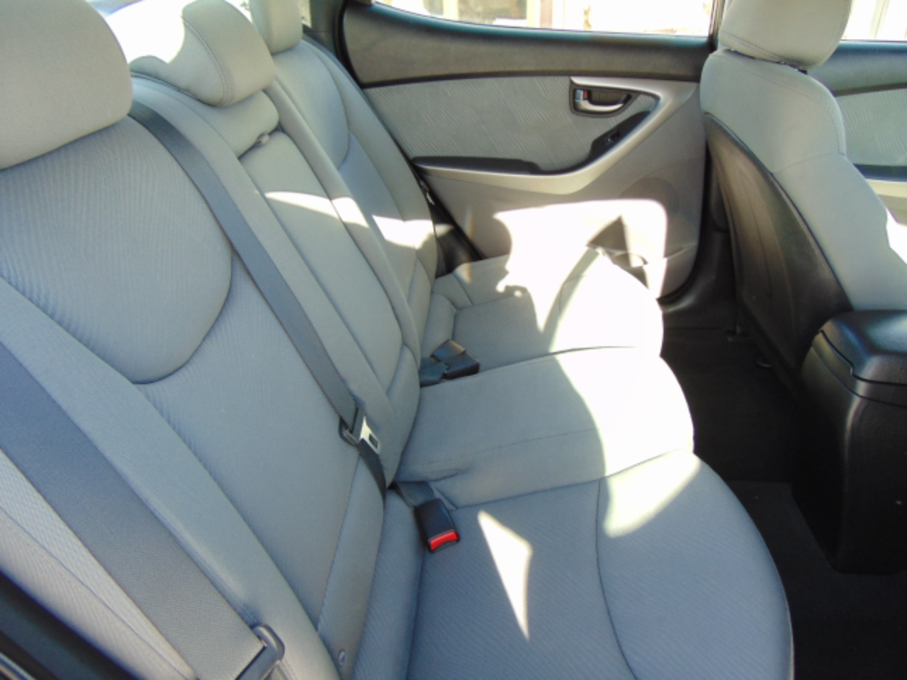 Hyundai Elantra Limited 2012