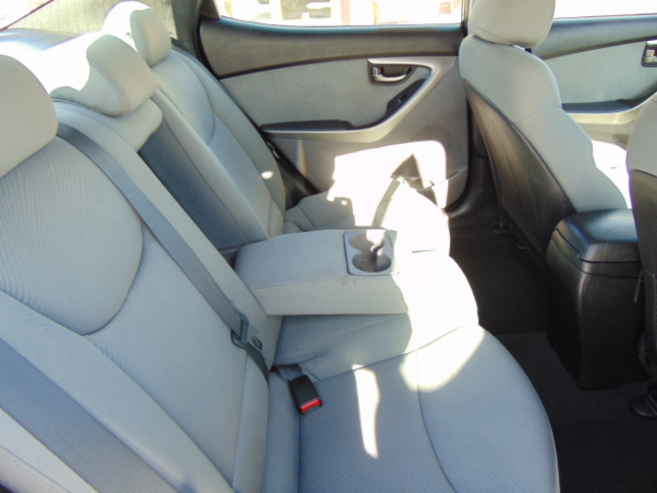 Hyundai Elantra Limited 2012