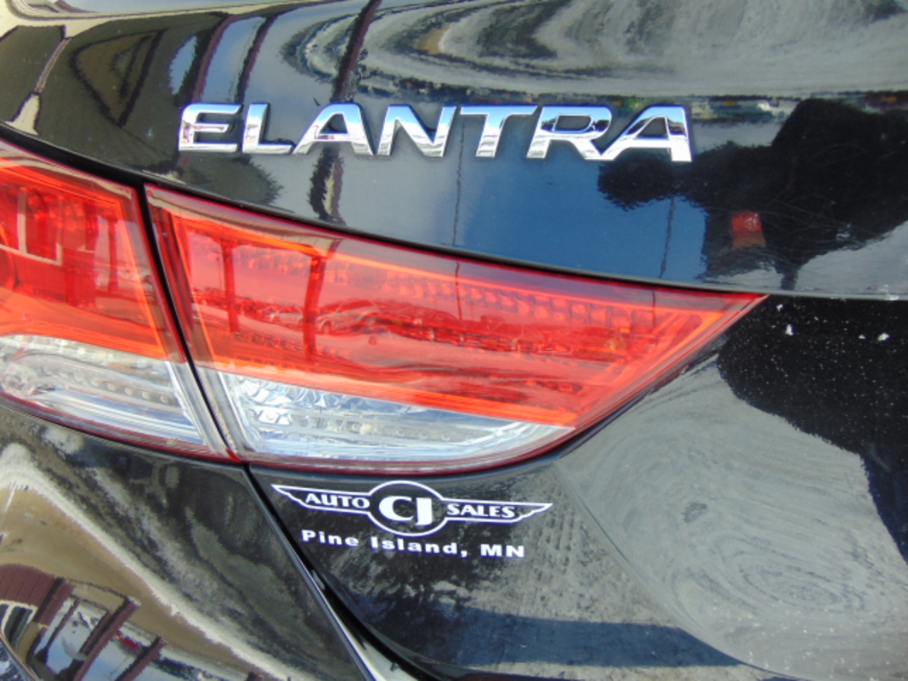 Hyundai Elantra Limited 2012