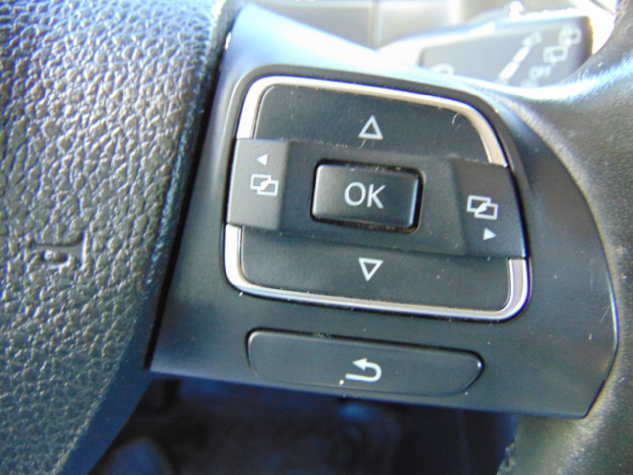 Volkswagen Tiguan S 4Motion 2012