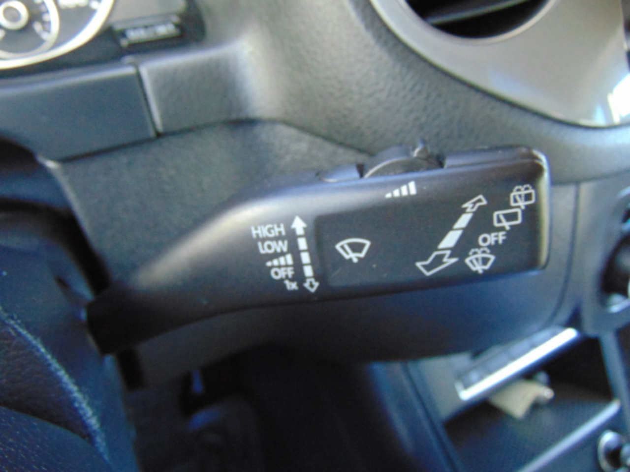 Volkswagen Tiguan S 4Motion 2012