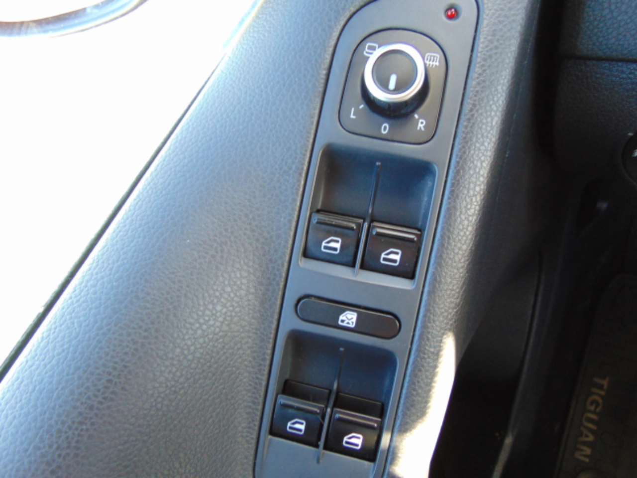 Volkswagen Tiguan S 4Motion 2012