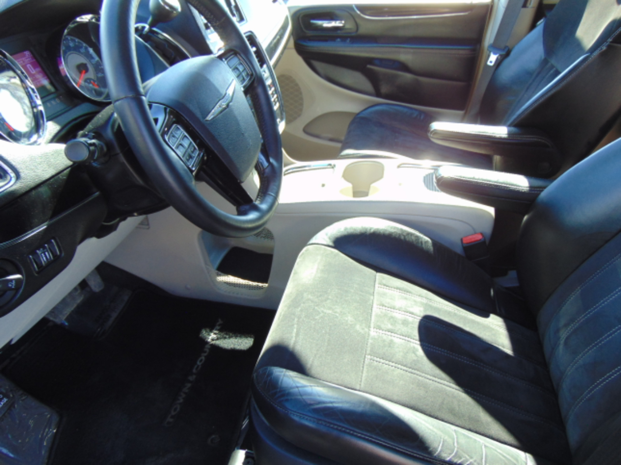 Chrysler Town & Country Limited Platinum 2015