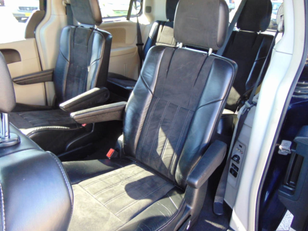 Chrysler Town & Country Limited Platinum 2015