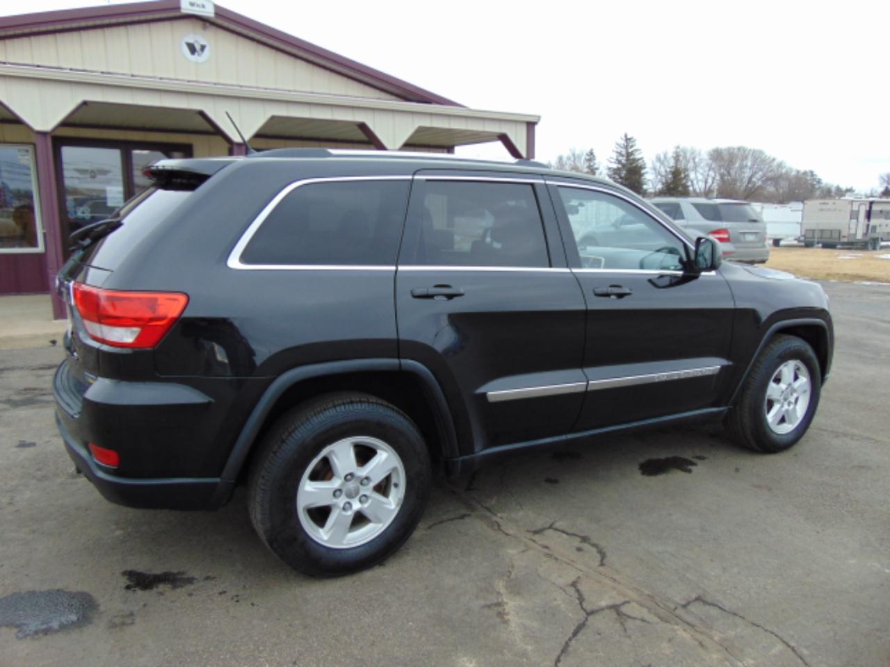 Jeep Grand Cherokee Laredo 4WD 2011