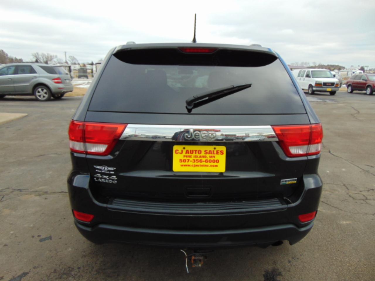 Jeep Grand Cherokee Laredo 4WD 2011