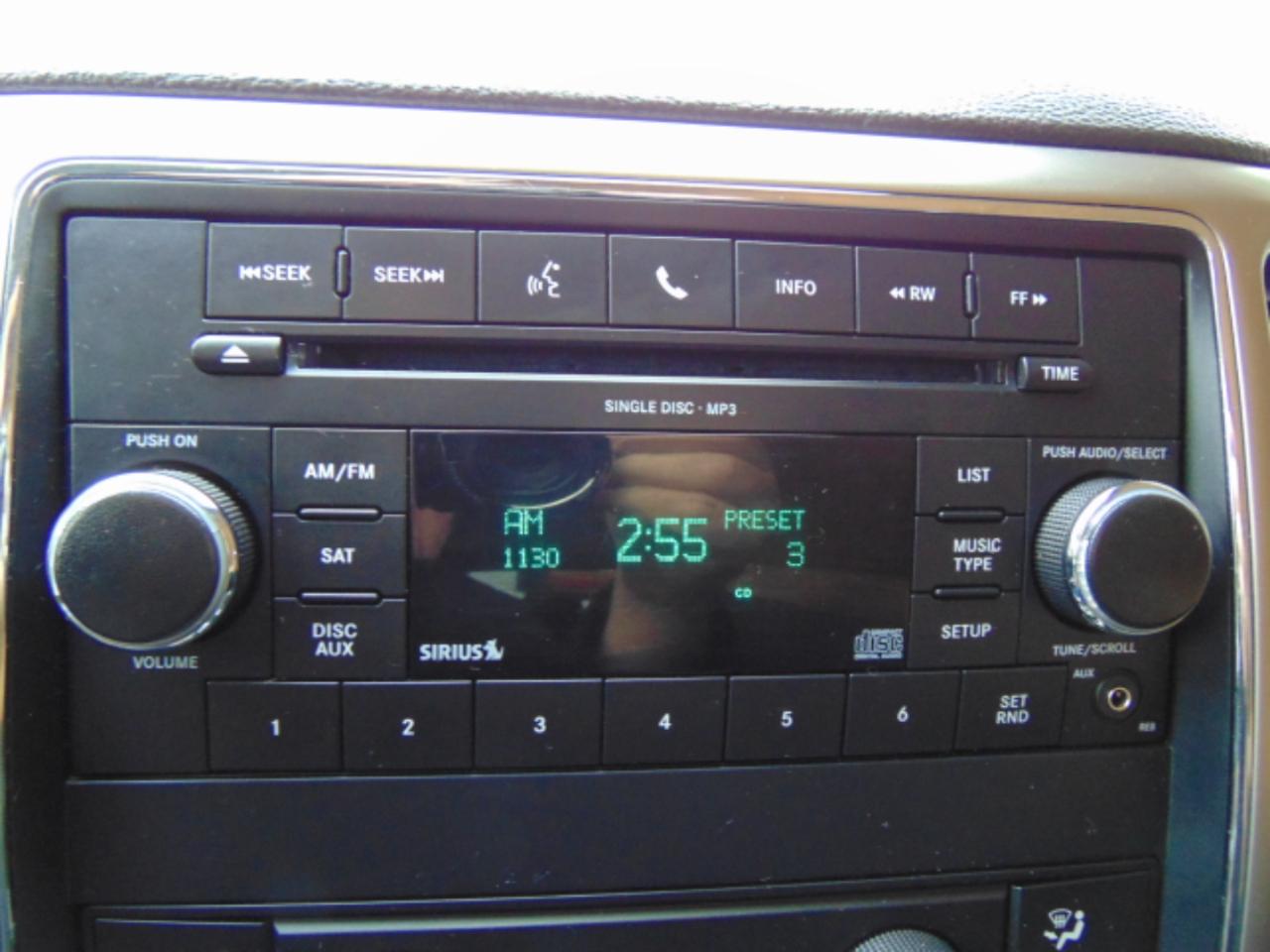 Jeep Grand Cherokee Laredo 4WD 2011