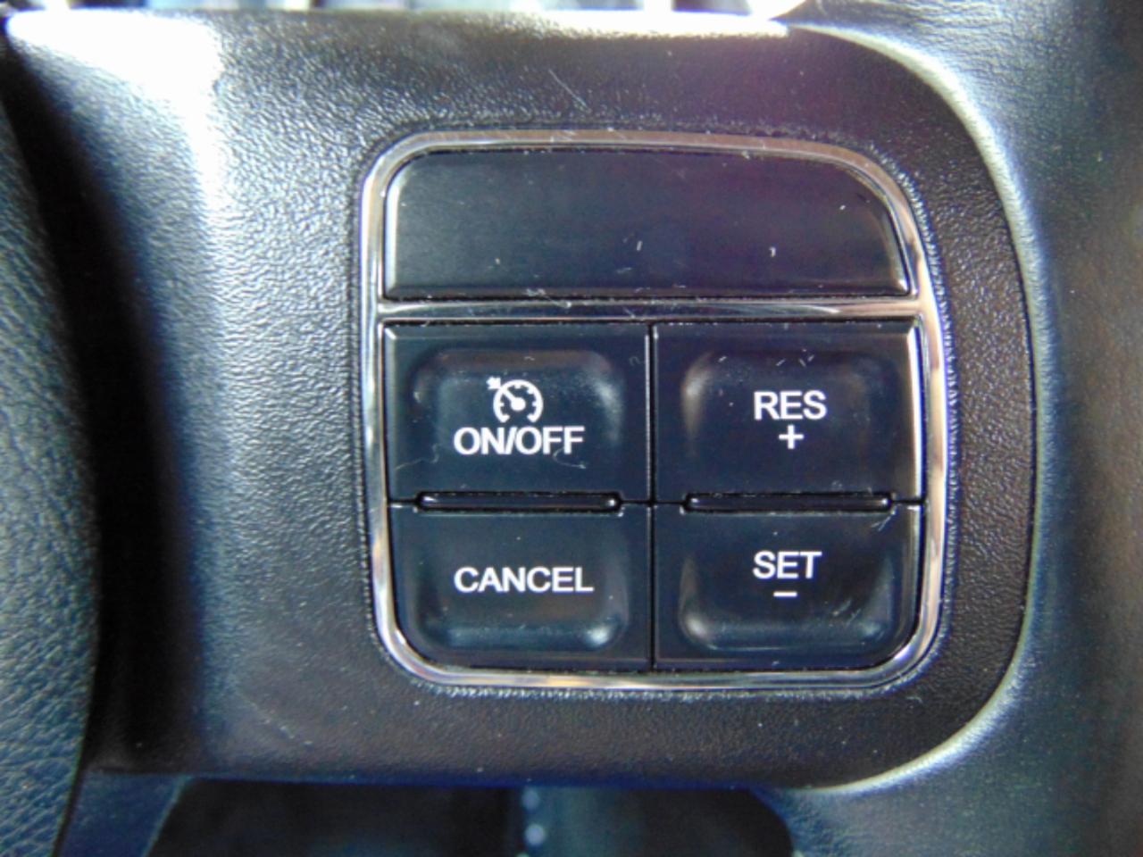 Jeep Grand Cherokee Laredo 4WD 2011