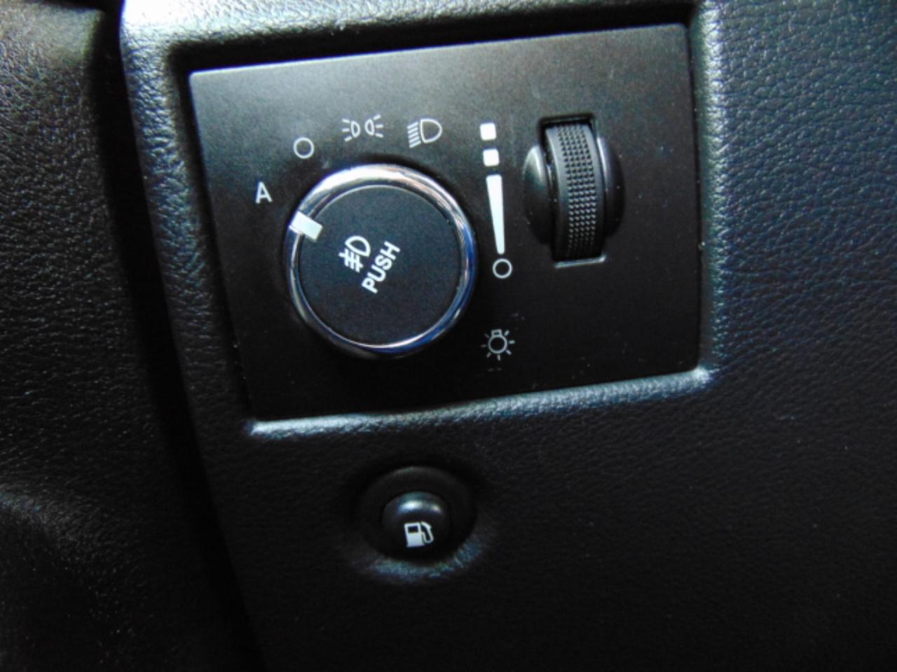 Jeep Grand Cherokee Laredo 4WD 2011