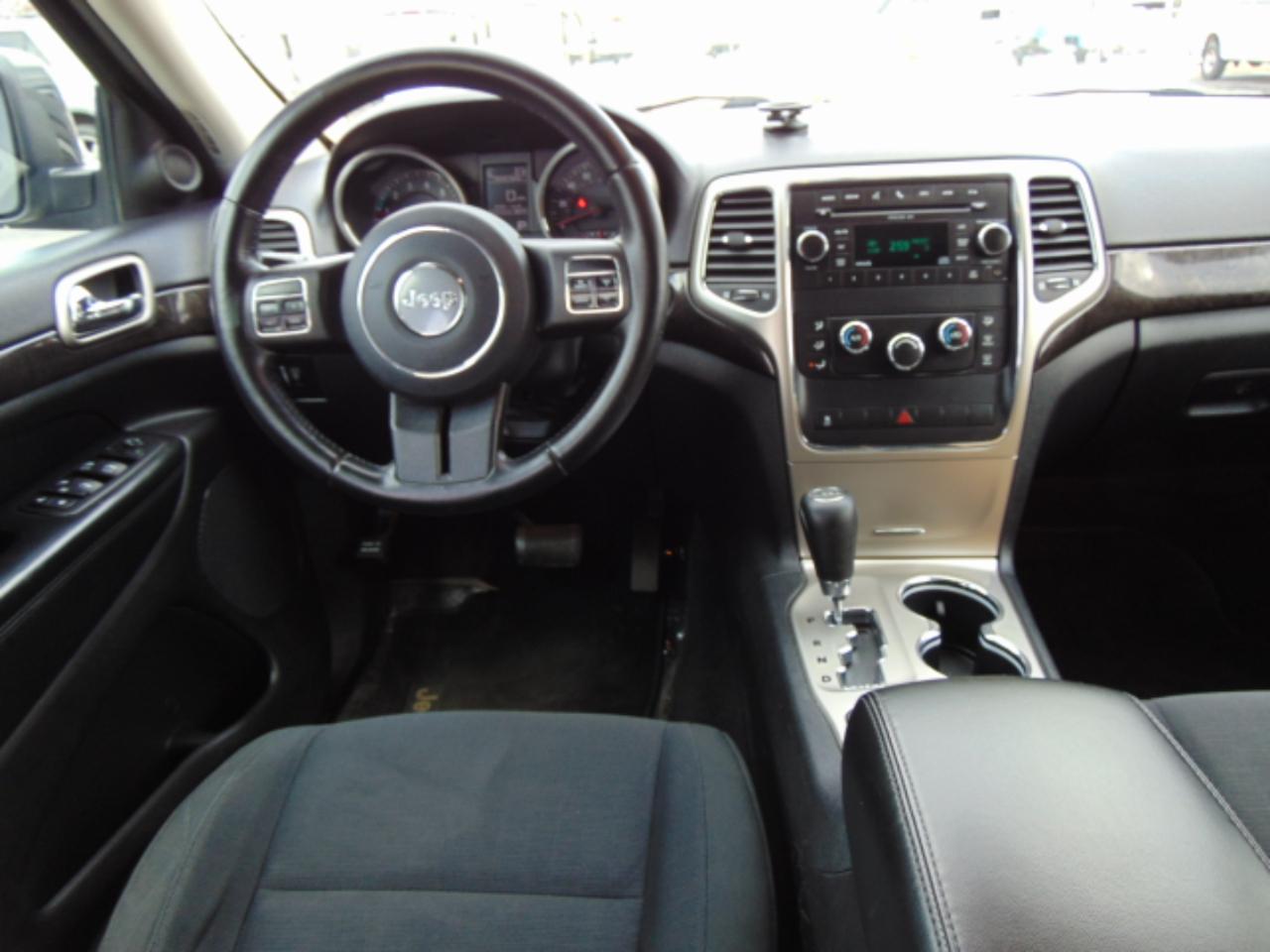 Jeep Grand Cherokee Laredo 4WD 2011