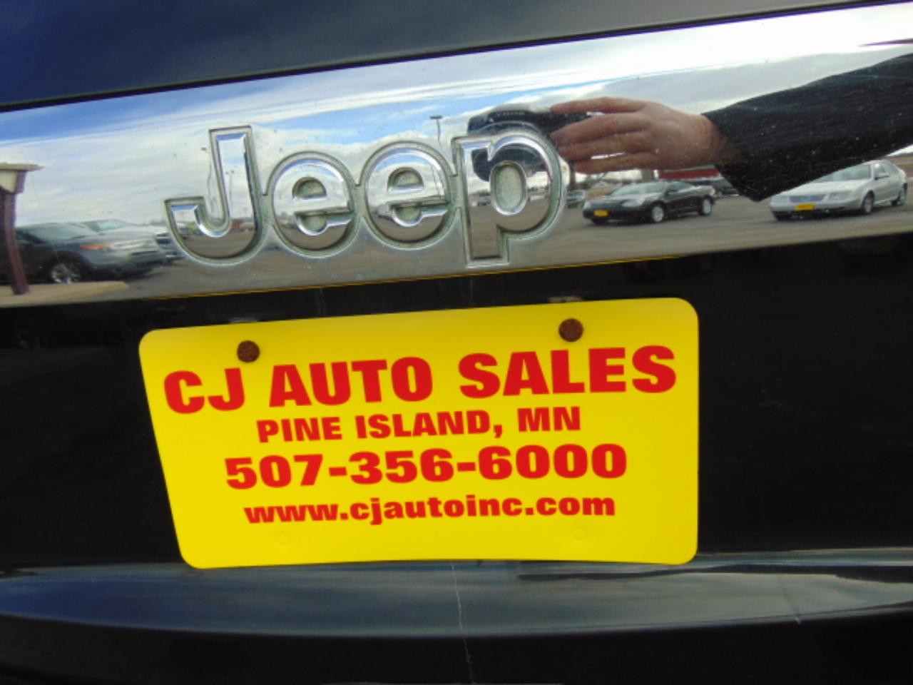 Jeep Grand Cherokee Laredo 4WD 2011