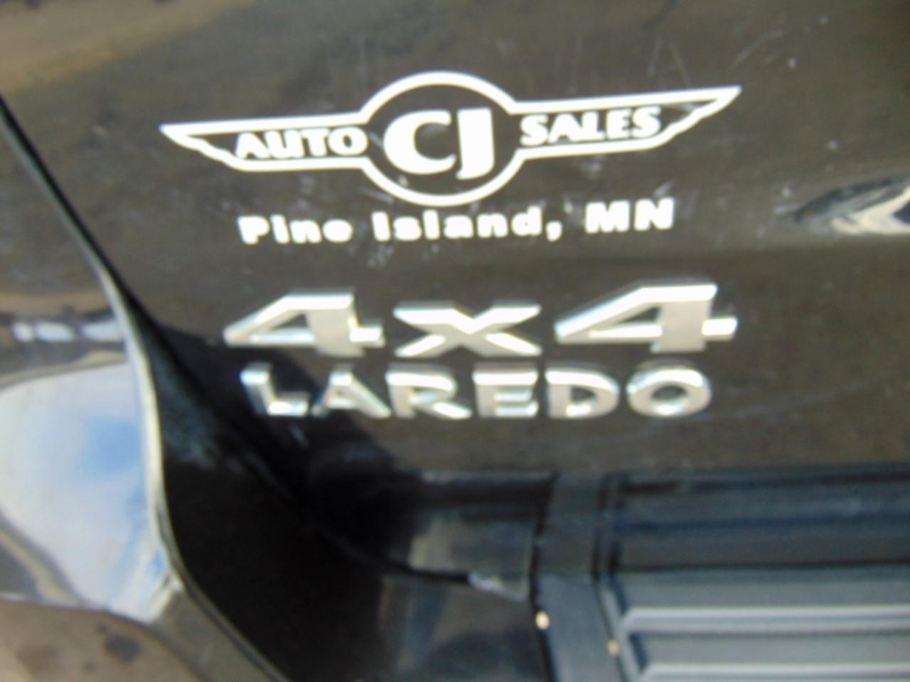 Jeep Grand Cherokee Laredo 4WD 2011