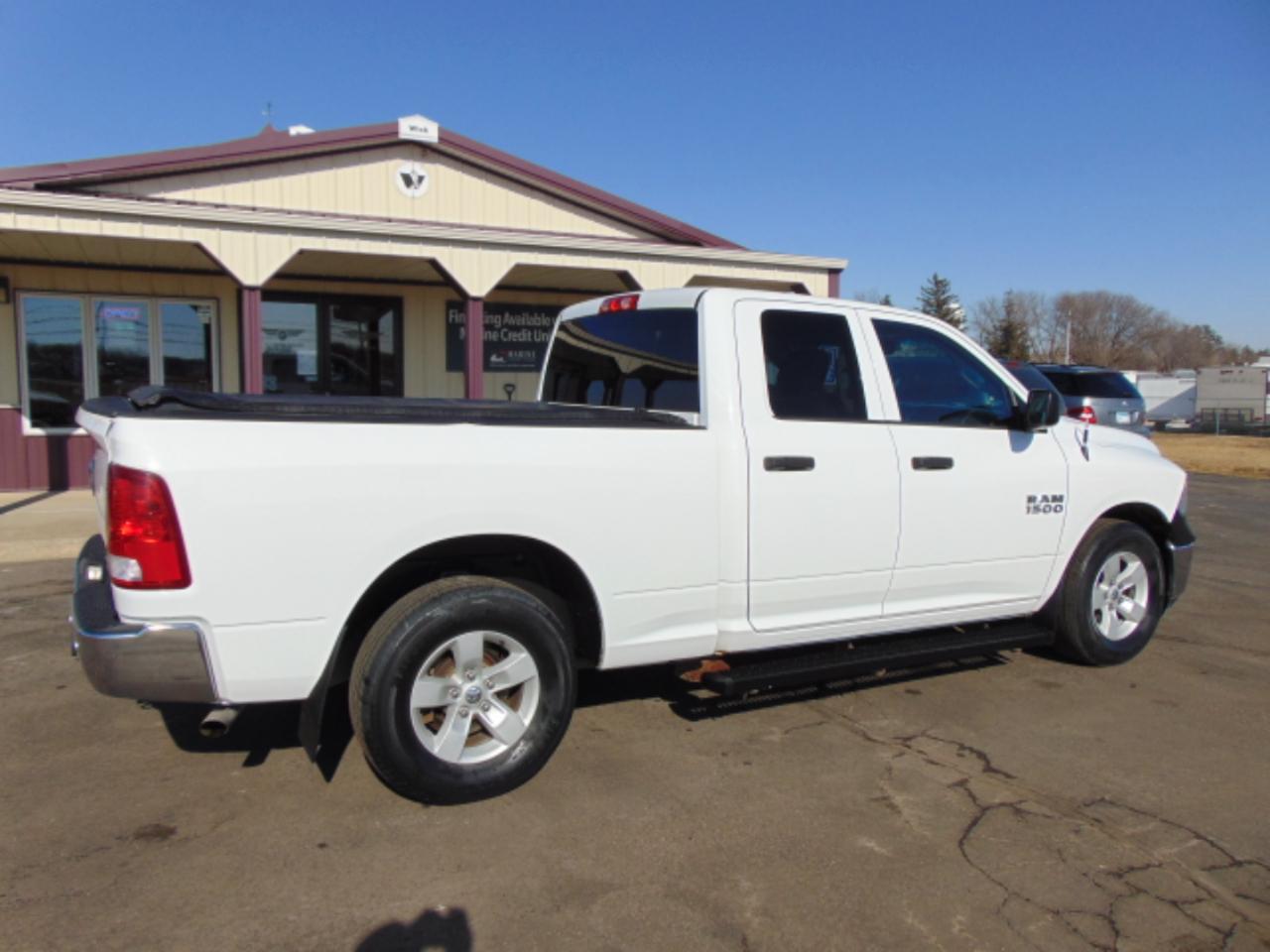 RAM 1500 Tradesman Quad Cab 2WD 2016