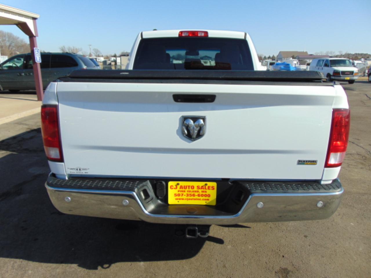 RAM 1500 Tradesman Quad Cab 2WD 2016