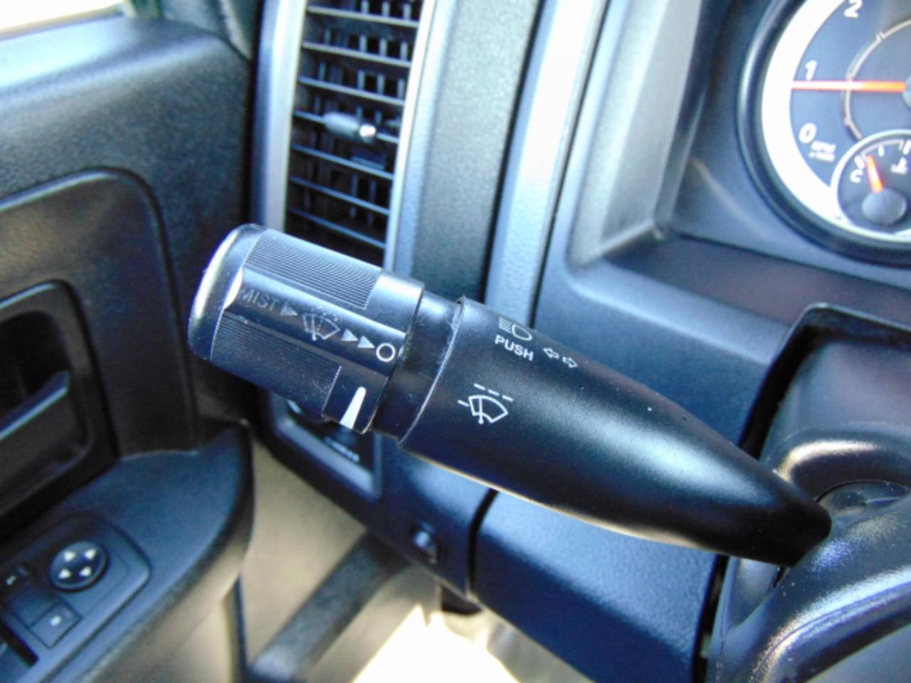 RAM 1500 Tradesman Quad Cab 2WD 2016