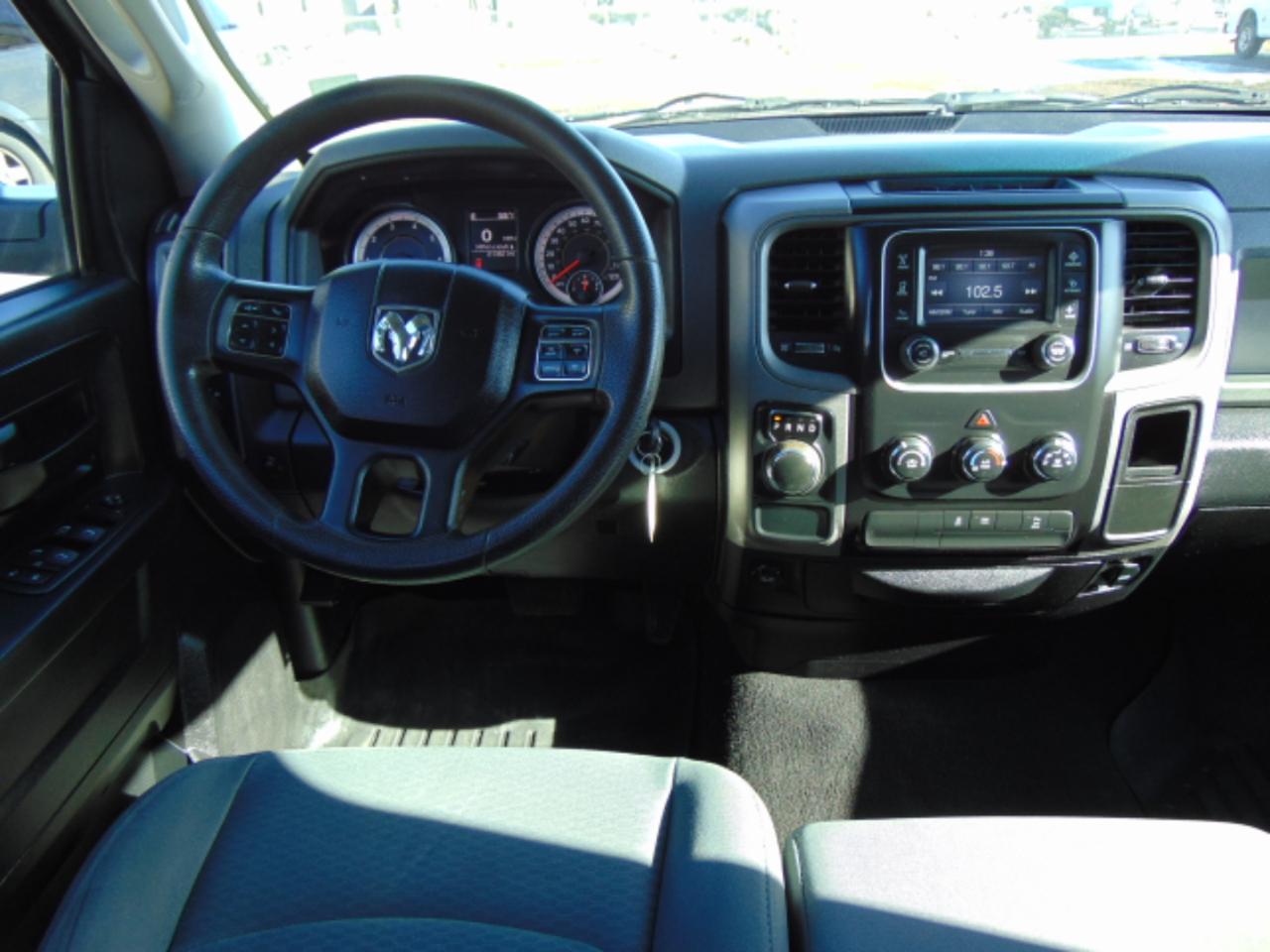 RAM 1500 Tradesman Quad Cab 2WD 2016