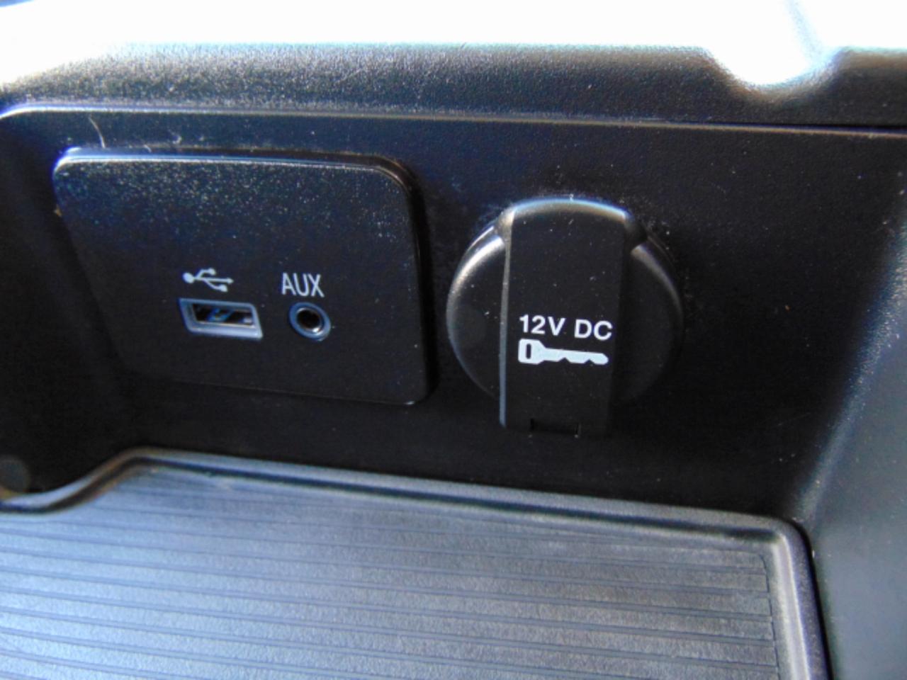 RAM 1500 Tradesman Quad Cab 2WD 2016