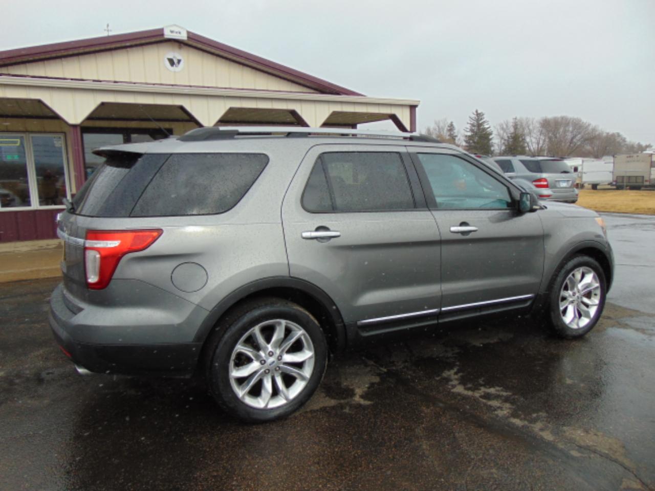 Ford Explorer XLT FWD 2012