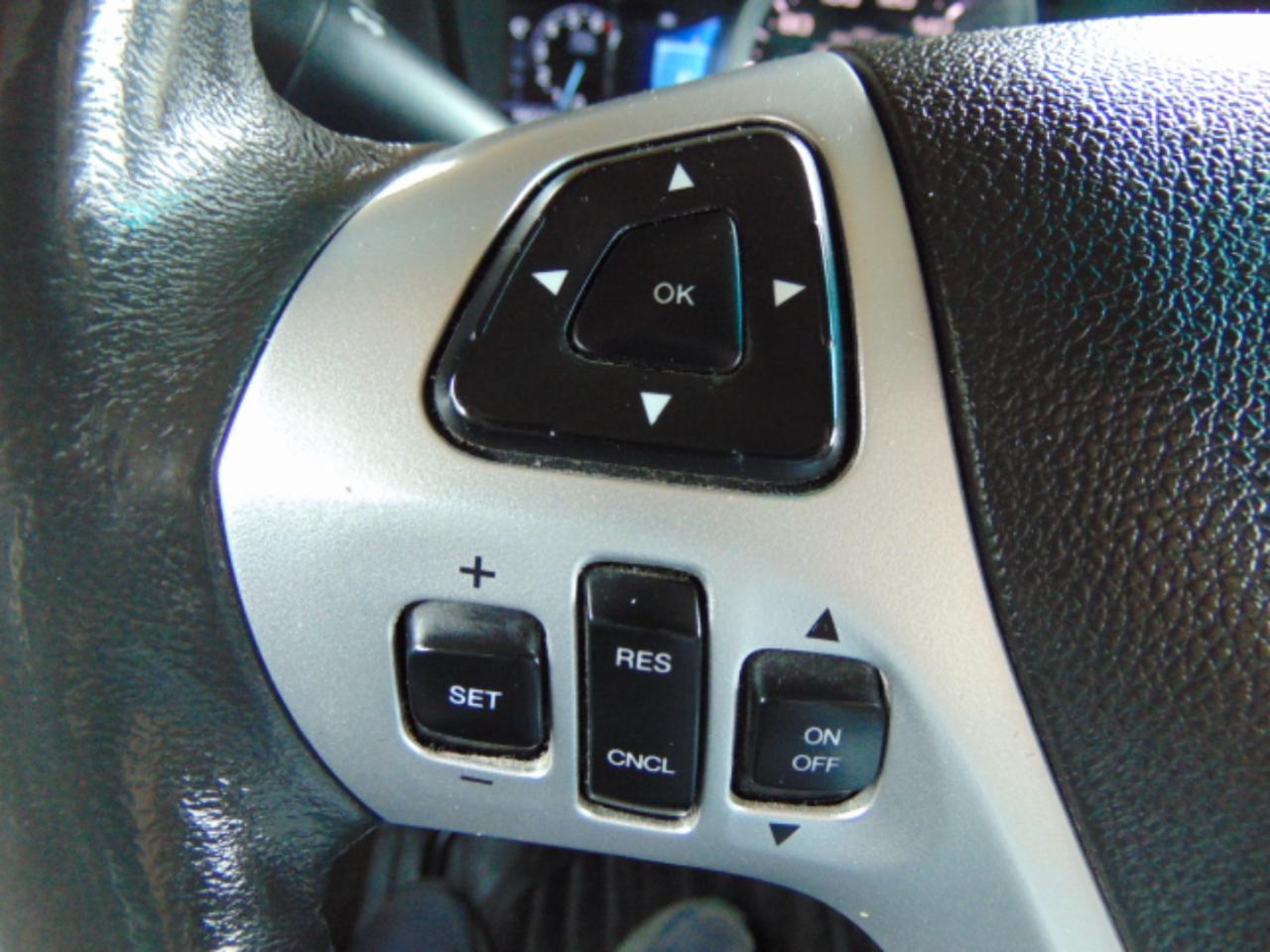 Ford Explorer XLT FWD 2012