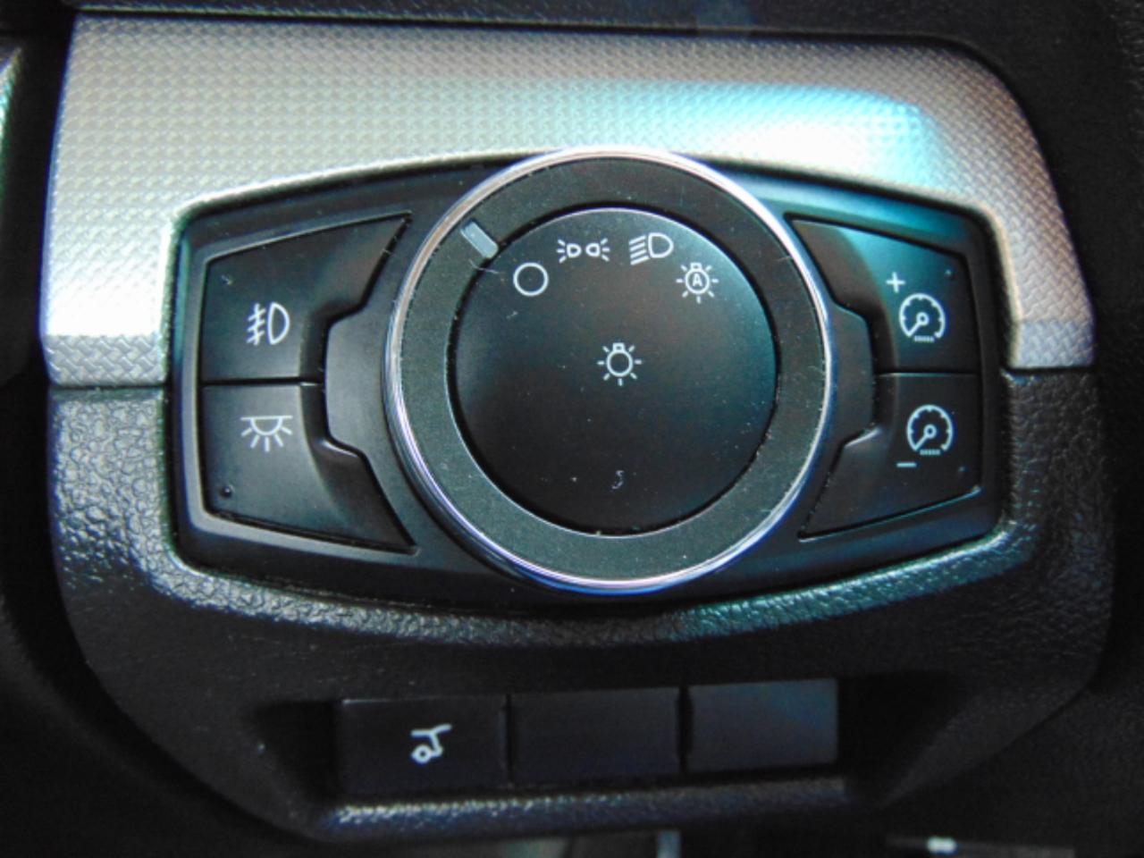 Ford Explorer XLT FWD 2012