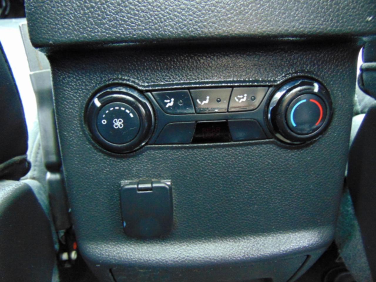 Ford Explorer XLT FWD 2012