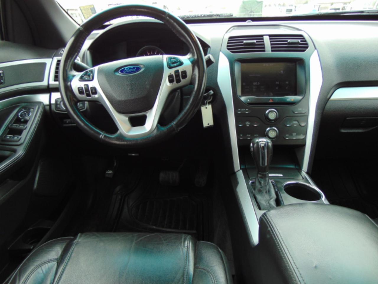 Ford Explorer XLT FWD 2012