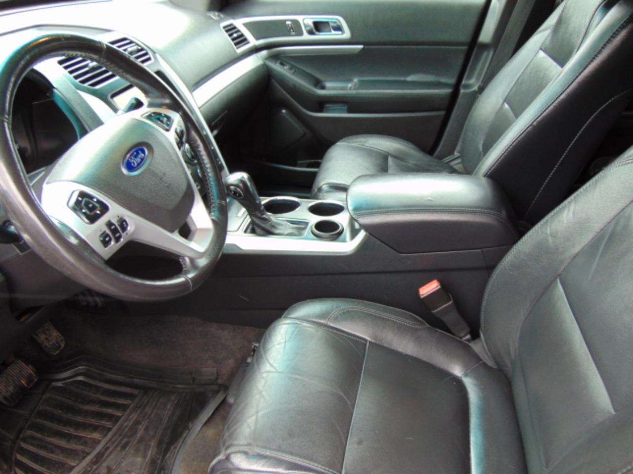 Ford Explorer XLT FWD 2012