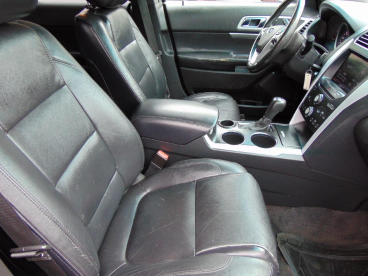 Ford Explorer XLT FWD 2012